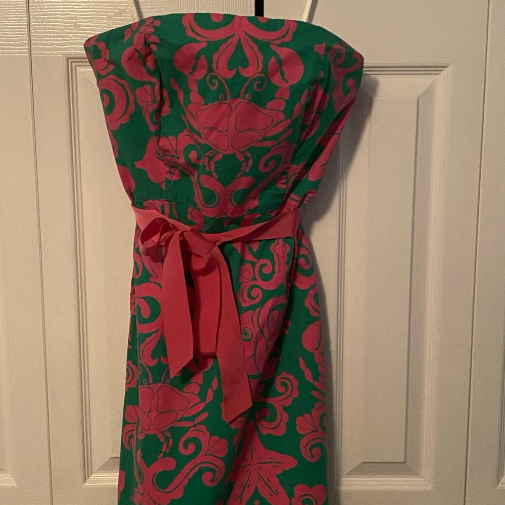 Lilly Pulitzer strapless vintage pink and green crab fish dress. Size 8.